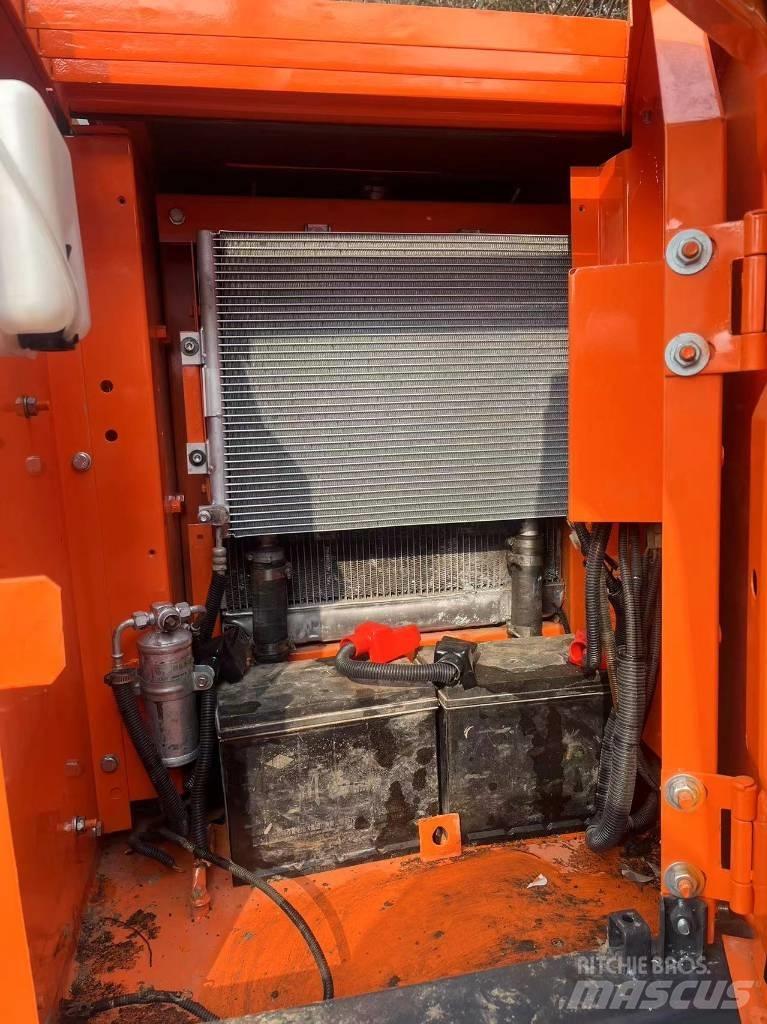 Hitachi ZX70 Гусеничні екскаватори