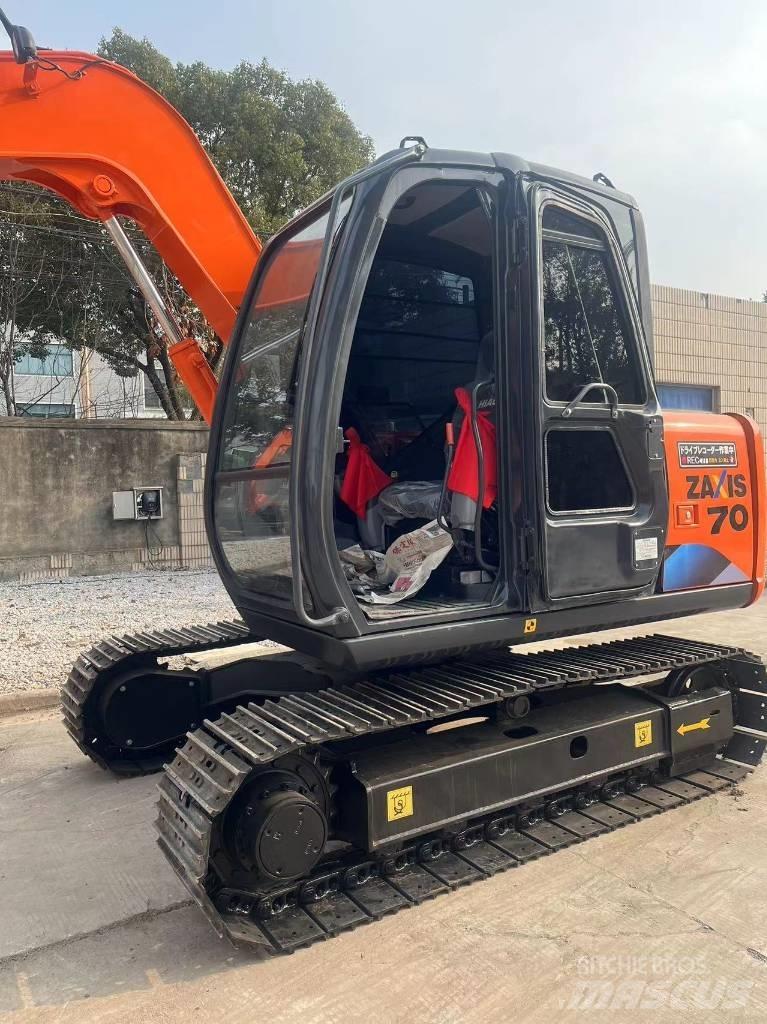 Hitachi ZX70 Гусеничні екскаватори