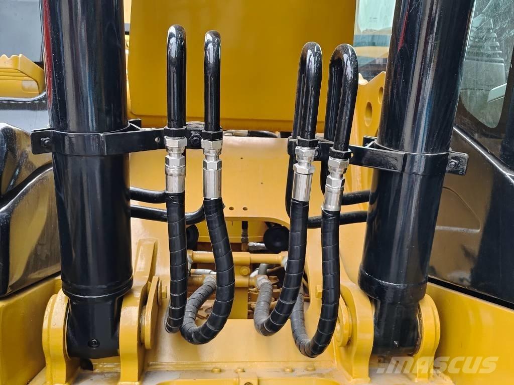 CAT 320 D Гусеничні екскаватори