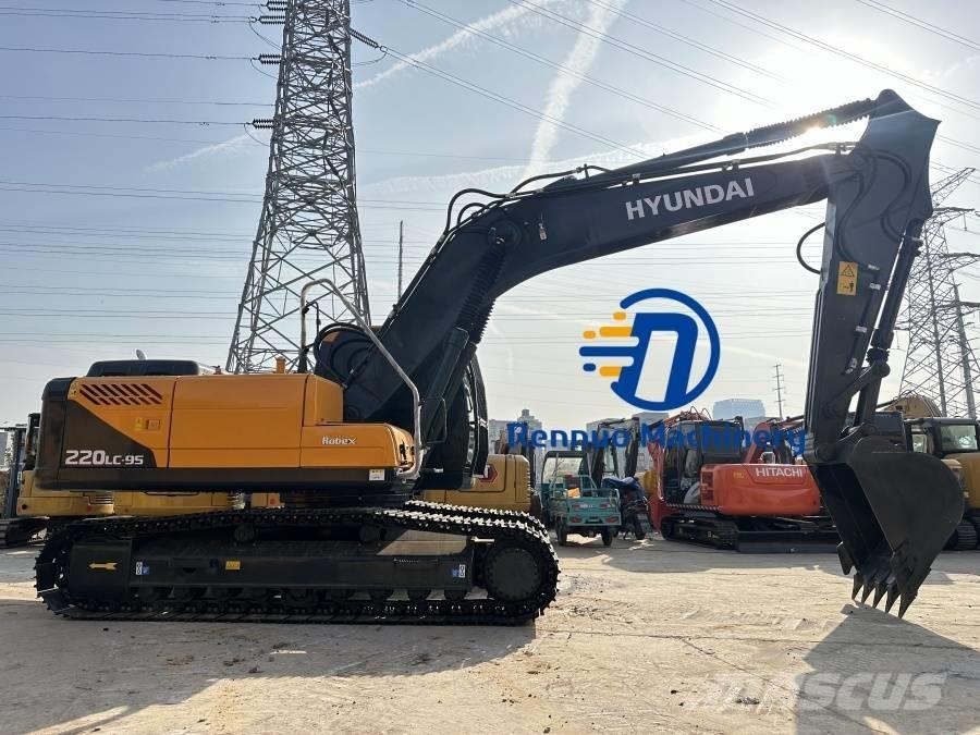 Hyundai R220LC-9S Гусеничні екскаватори