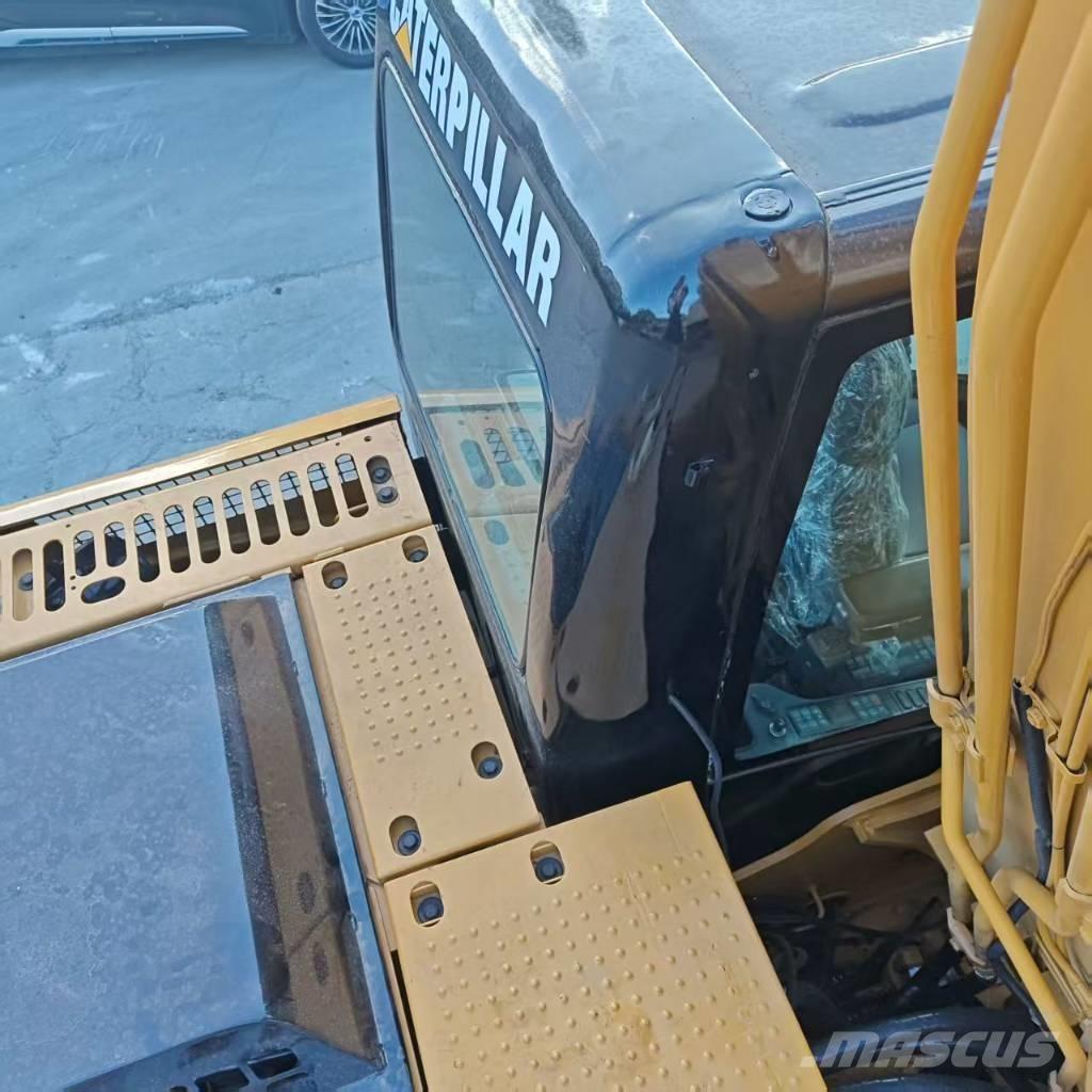 CAT 312 D Гусеничні екскаватори