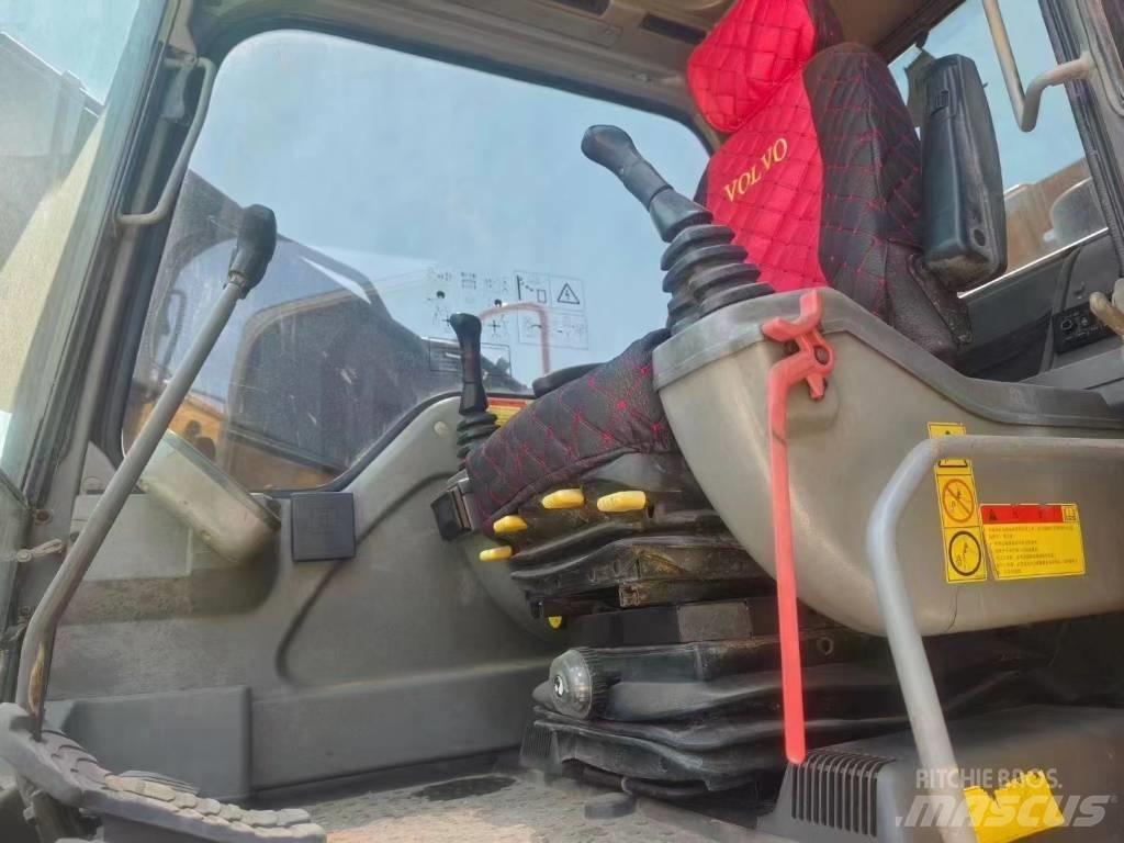 Volvo EC 210 Гусеничні екскаватори