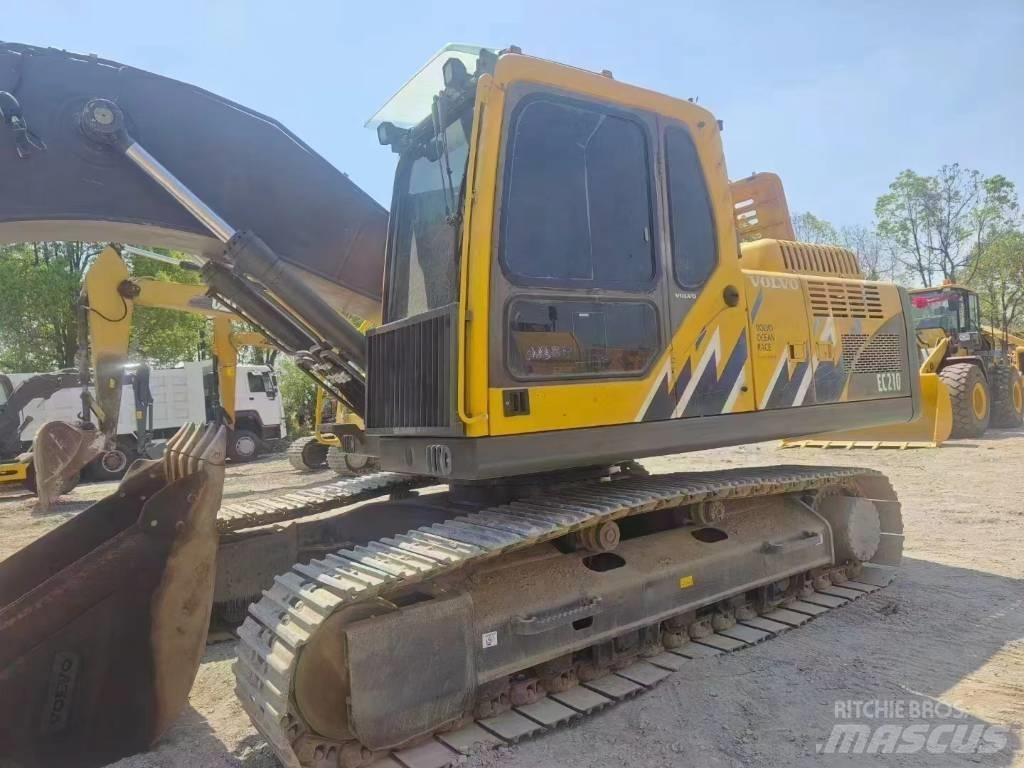 Volvo EC 210 Гусеничні екскаватори