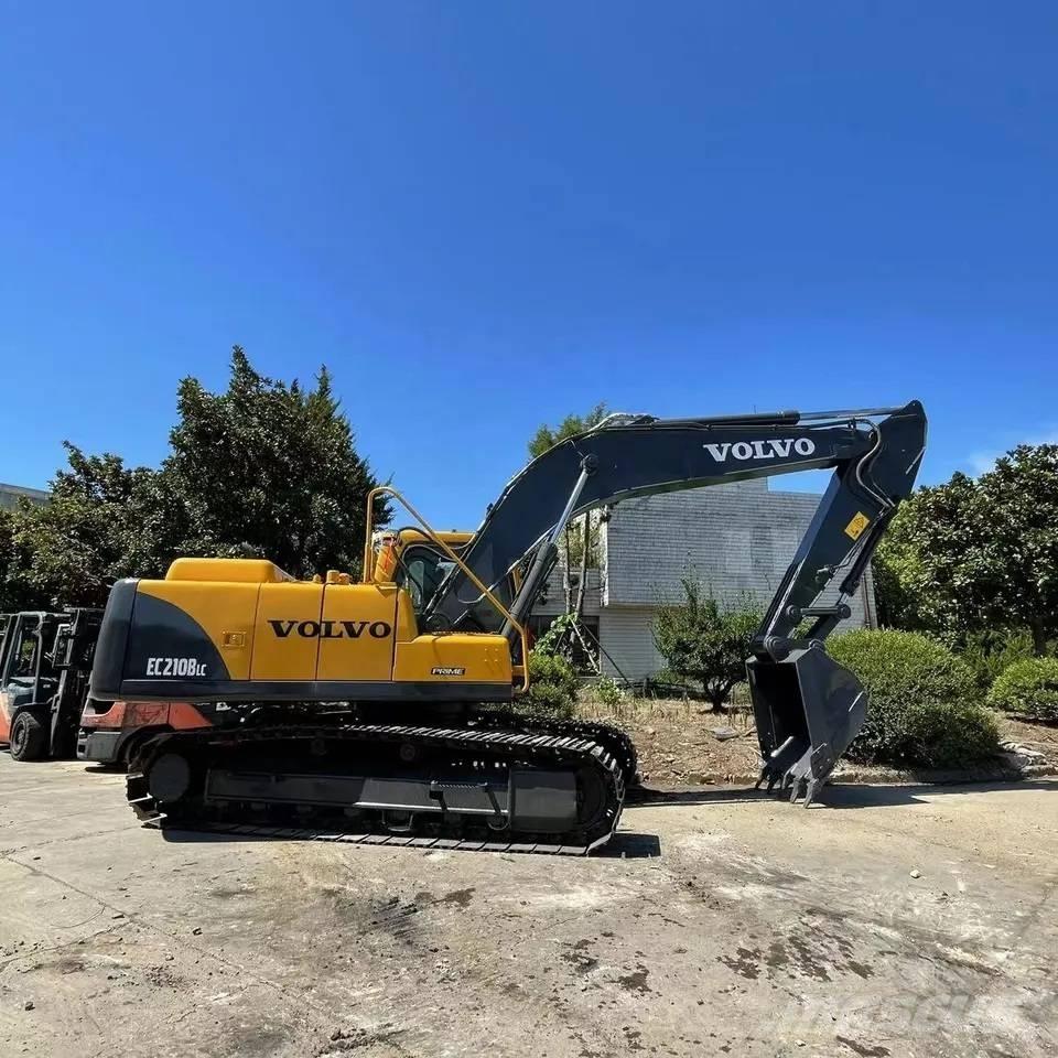Volvo EC210B Гусеничні екскаватори