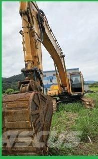 Hyundai Robex 300 LC Гусеничні екскаватори
