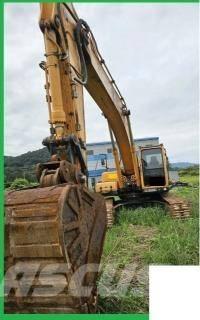 Hyundai Robex 300 LC Гусеничні екскаватори