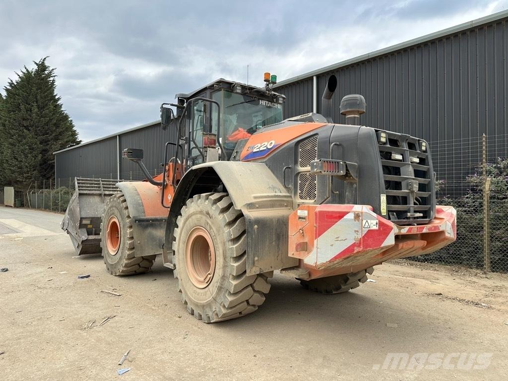 Hitachi ZW 220-6 Фронтальні навантажувачі