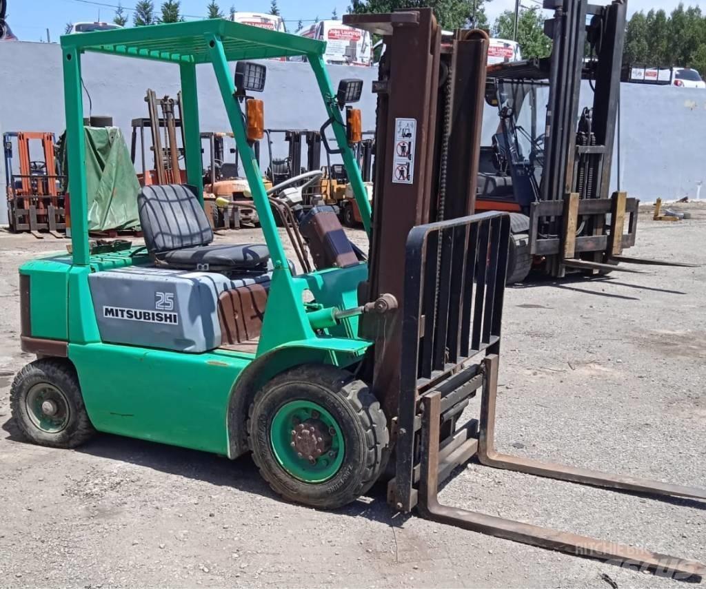 Mitsubishi FG25 Газові навантажувачі