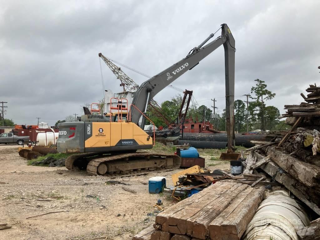 Volvo EC250E LR Гусеничні екскаватори