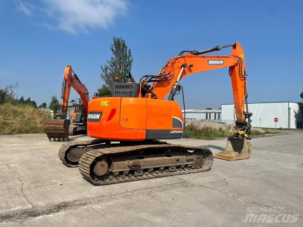 Doosan DX 235 LCR-5 Гусеничні екскаватори