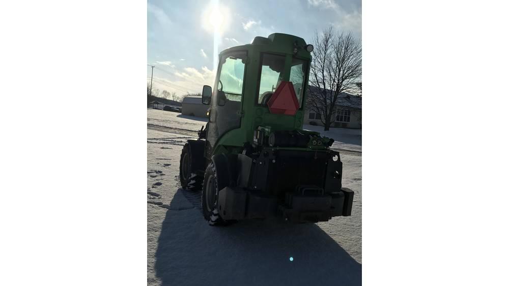 Avant 755 Фронтальні навантажувачі