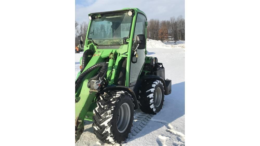 Avant 755 Фронтальні навантажувачі