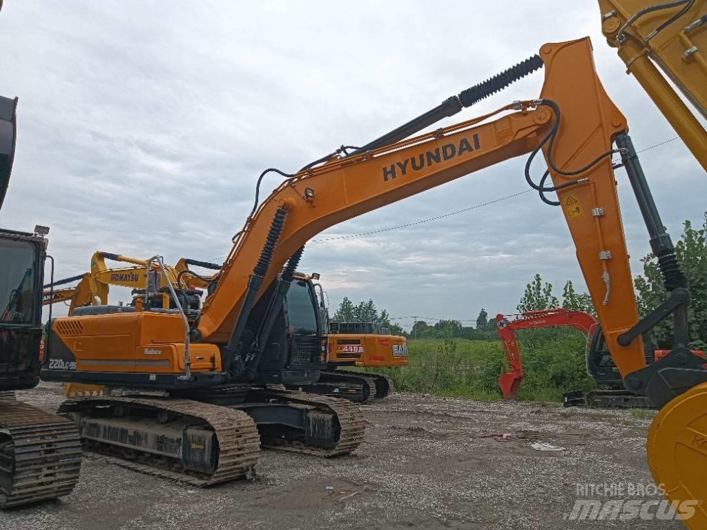 Hyundai R220-9S Гусеничні екскаватори