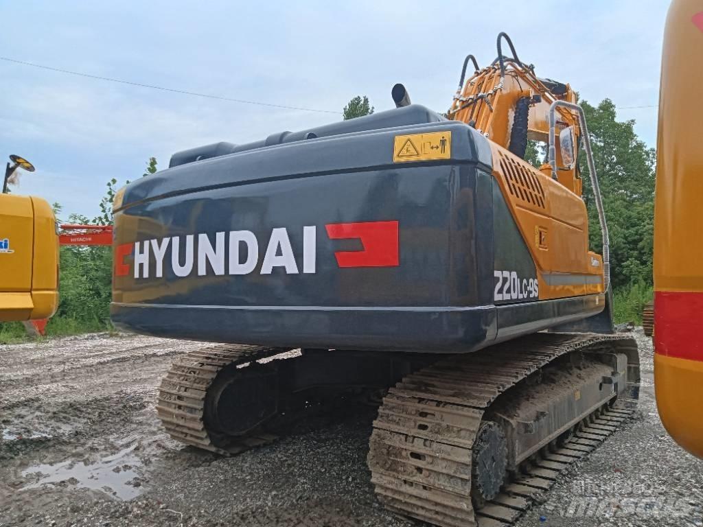 Hyundai R220-9S Гусеничні екскаватори