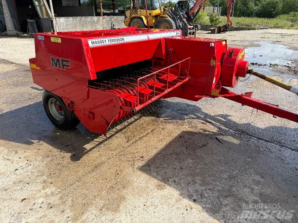 Massey Ferguson 224 Тюкові прес-підбирачі