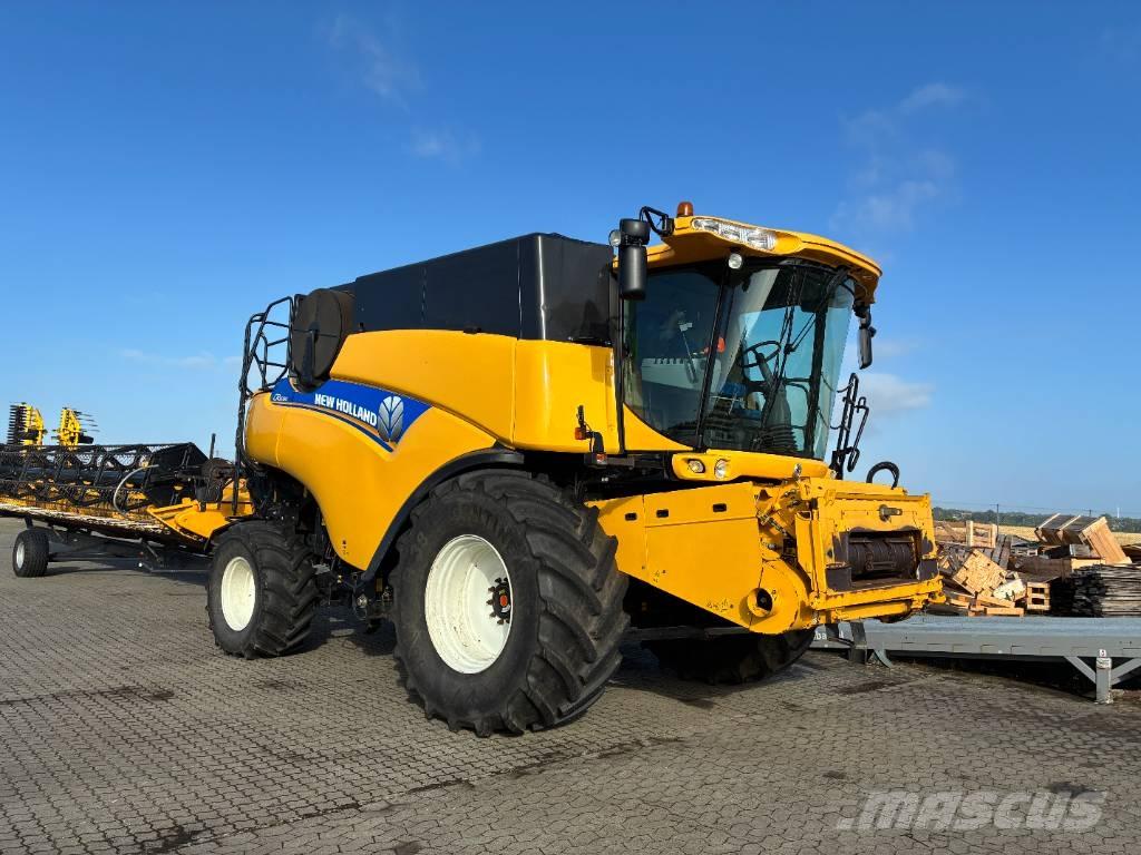 New Holland CR 9080 Зернозбиральні комбайни