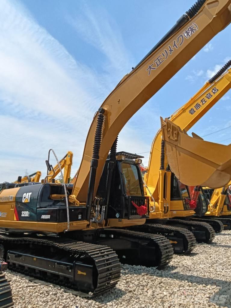 CAT 320D2 Середні екскаватори 7т. - 12т.