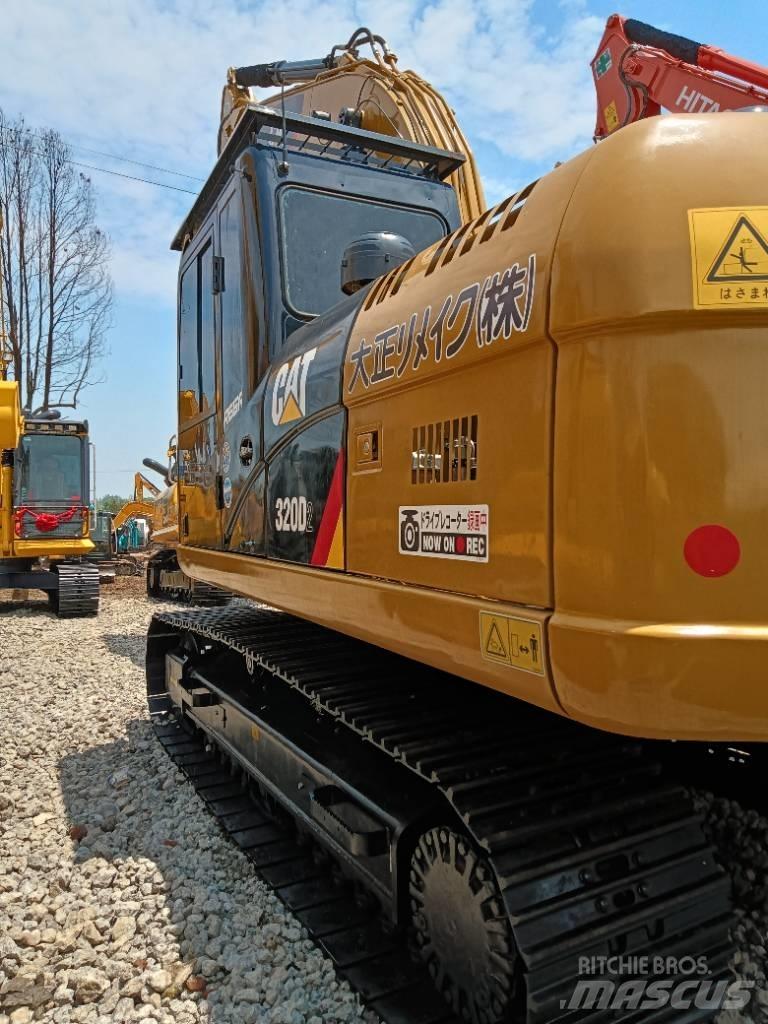 CAT 320D2 Середні екскаватори 7т. - 12т.