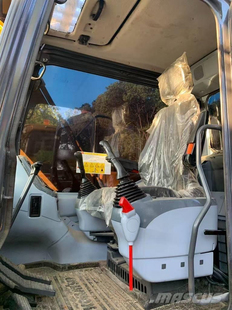 Komatsu PC 130 Гусеничні екскаватори