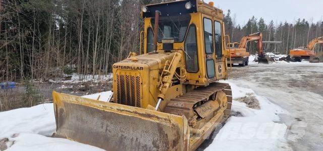 CAT D4E Гусеничні бульдозери