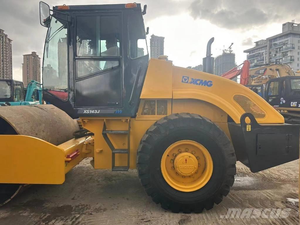 XCMG XS 143 J Грунтові котки