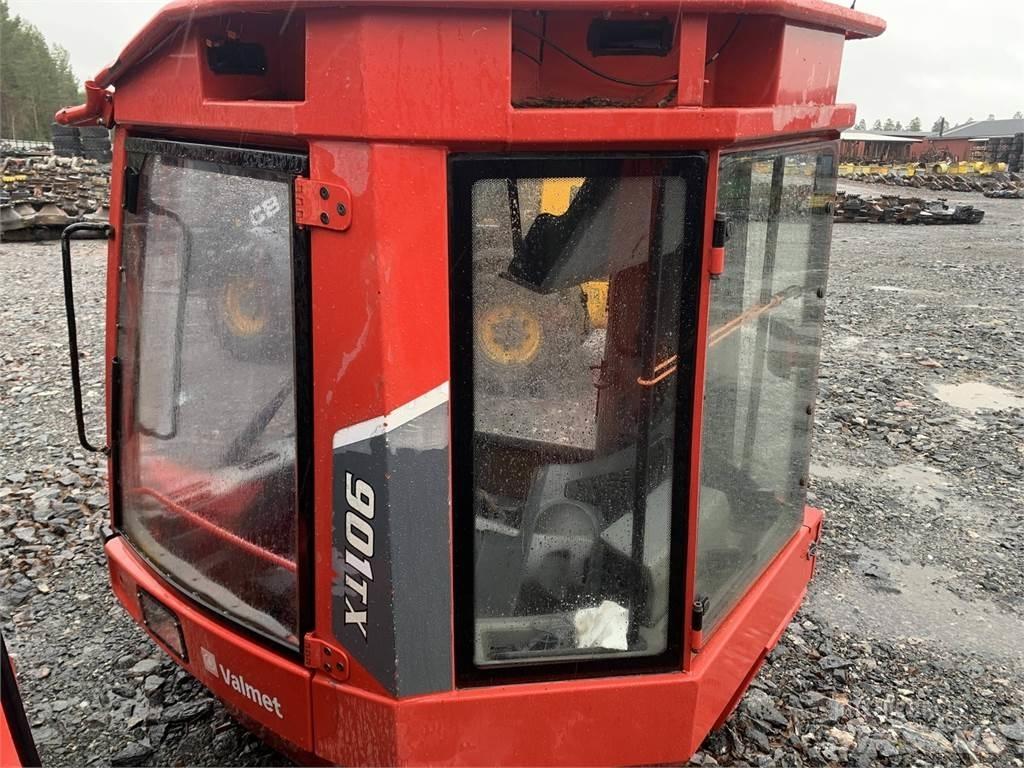Komatsu 901TX Кабіна