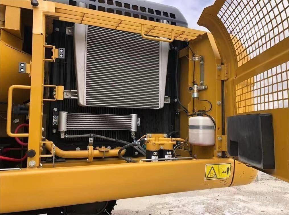 CAT 330 D Гусеничні екскаватори
