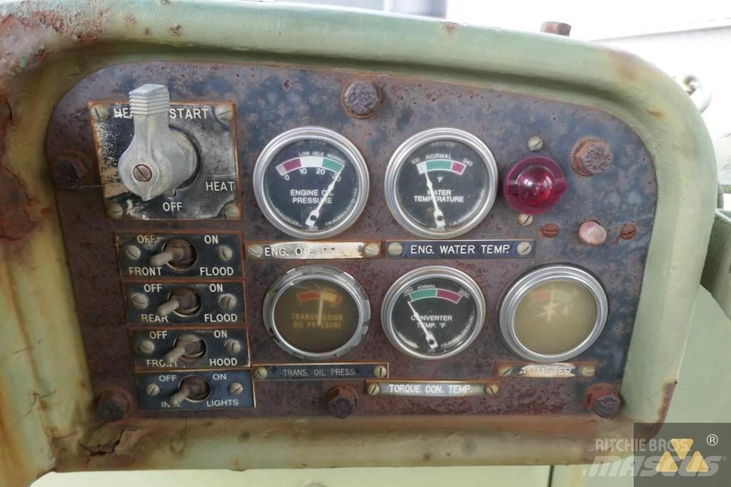 CAT D7F Ex-army Гусеничні бульдозери
