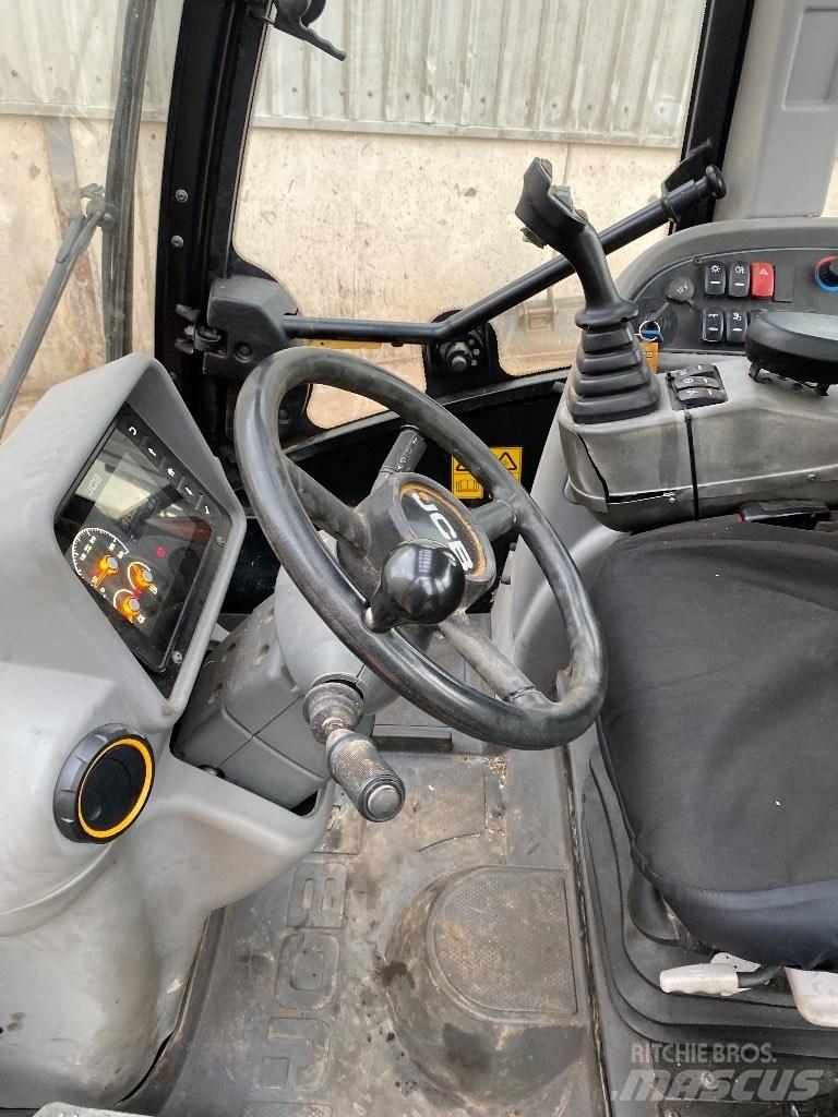JCB TM 320 S Телескопічний навантажувач