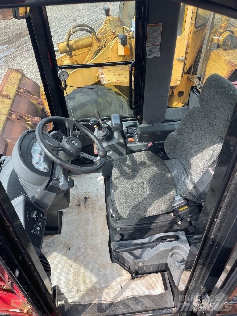 CAT 924G Фронтальні навантажувачі