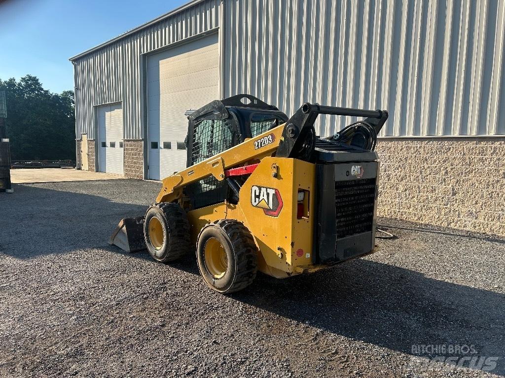 CAT 272 D3 Міні-навантажувачі