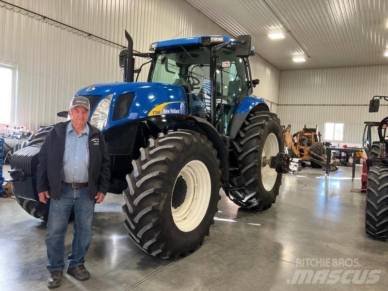 New Holland Tractors Трактори