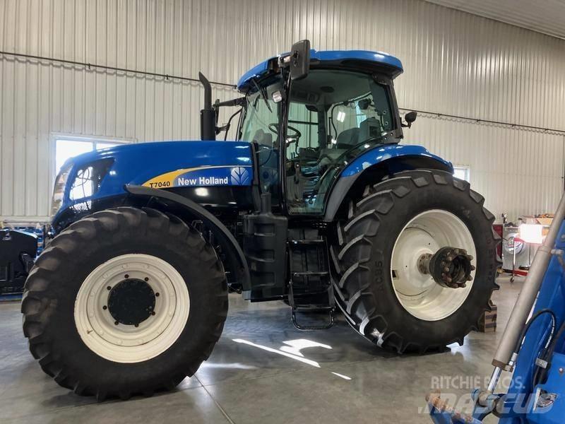New Holland Tractors Трактори