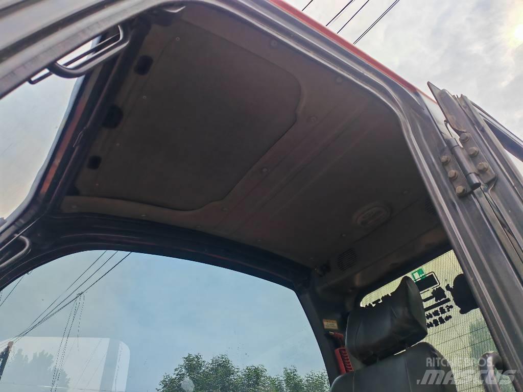 Doosan DX75 Середні екскаватори 7т. - 12т.