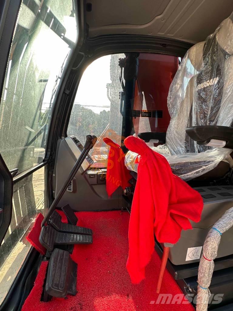 Doosan DX 225 LC Гусеничні екскаватори