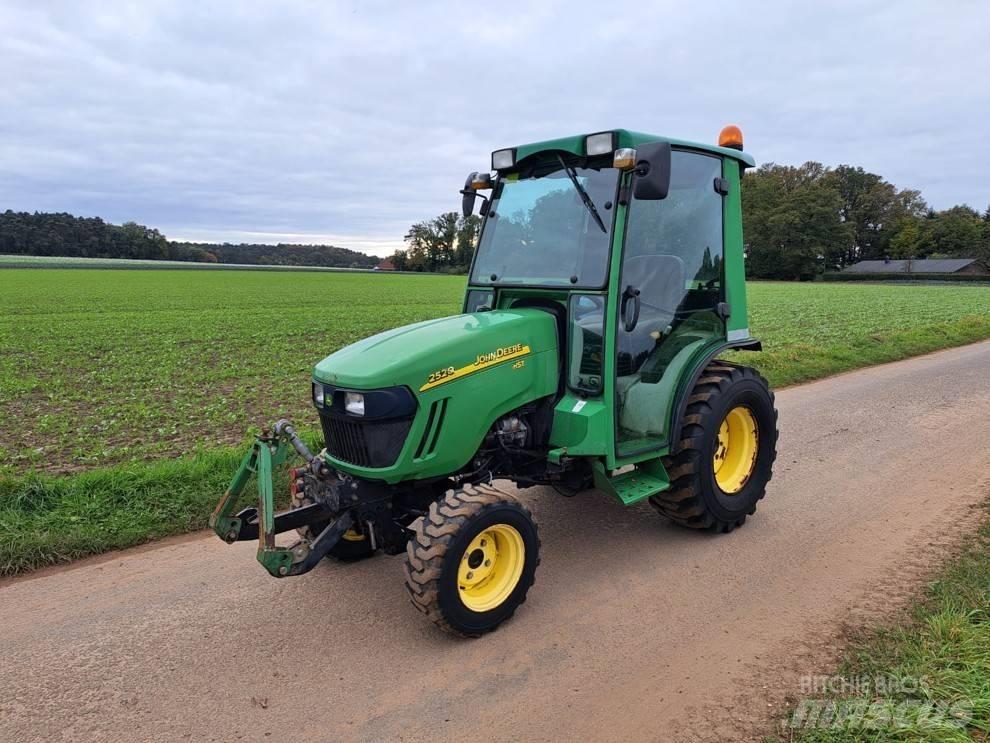 John Deere 2520 Трактори