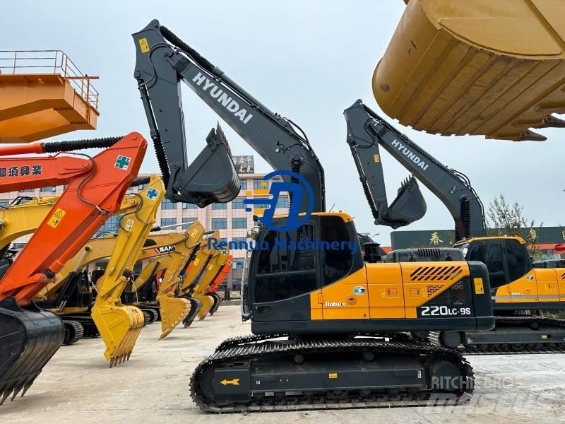 Hyundai R220LC-9S Гусеничні екскаватори
