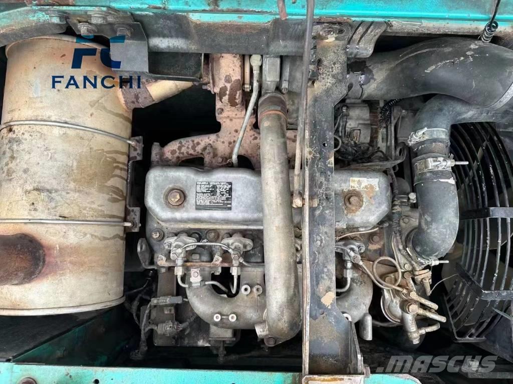 Kobelco SK 135 SR Гусеничні екскаватори