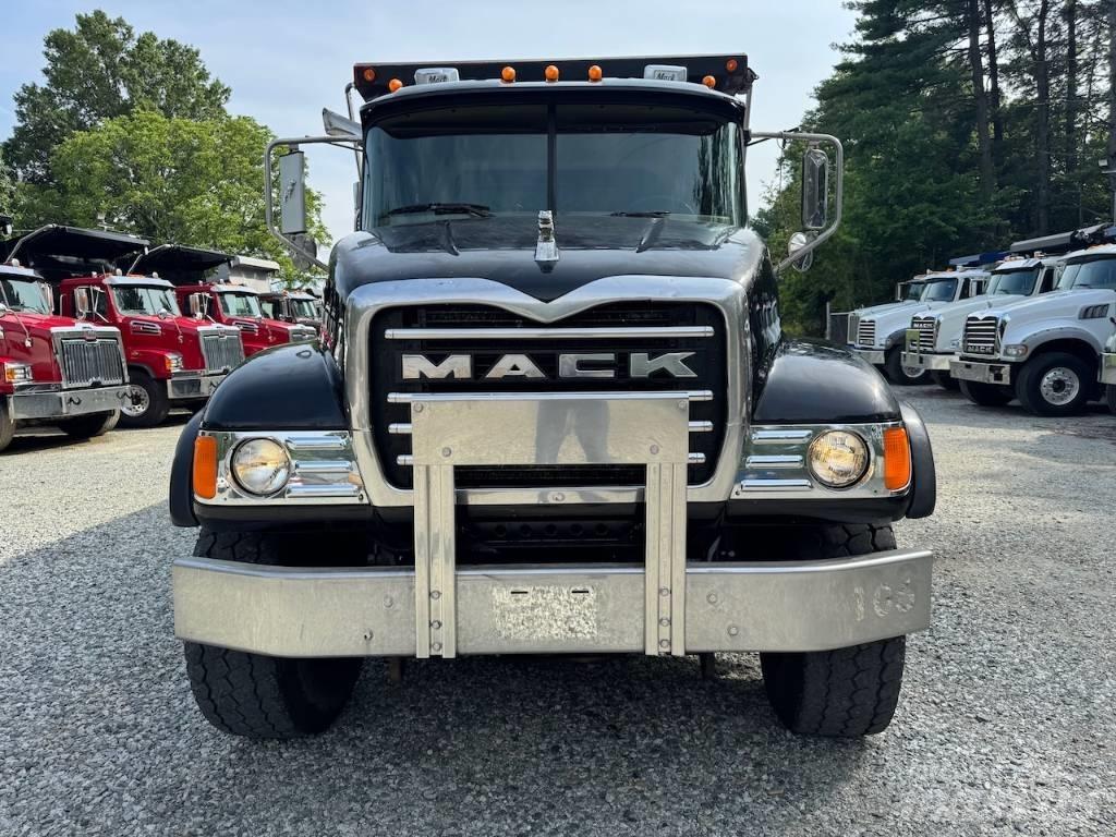 Mack Granite CV 713 Самоскиди