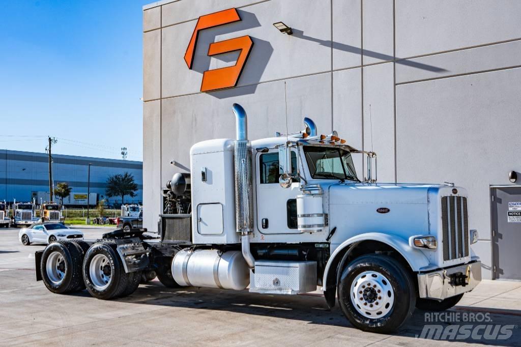 Peterbilt 388 Тягачі