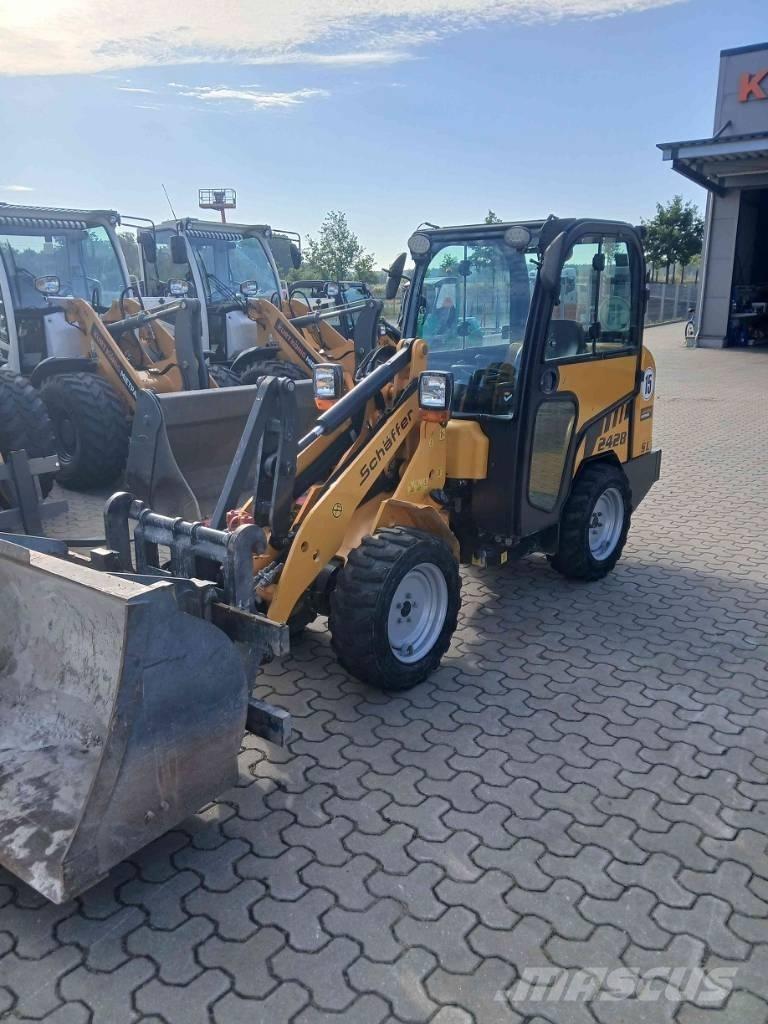 Schäffer 2428 SLT Міні-навантажувачі