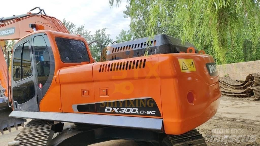 Doosan DX300LC-9C Гусеничні екскаватори