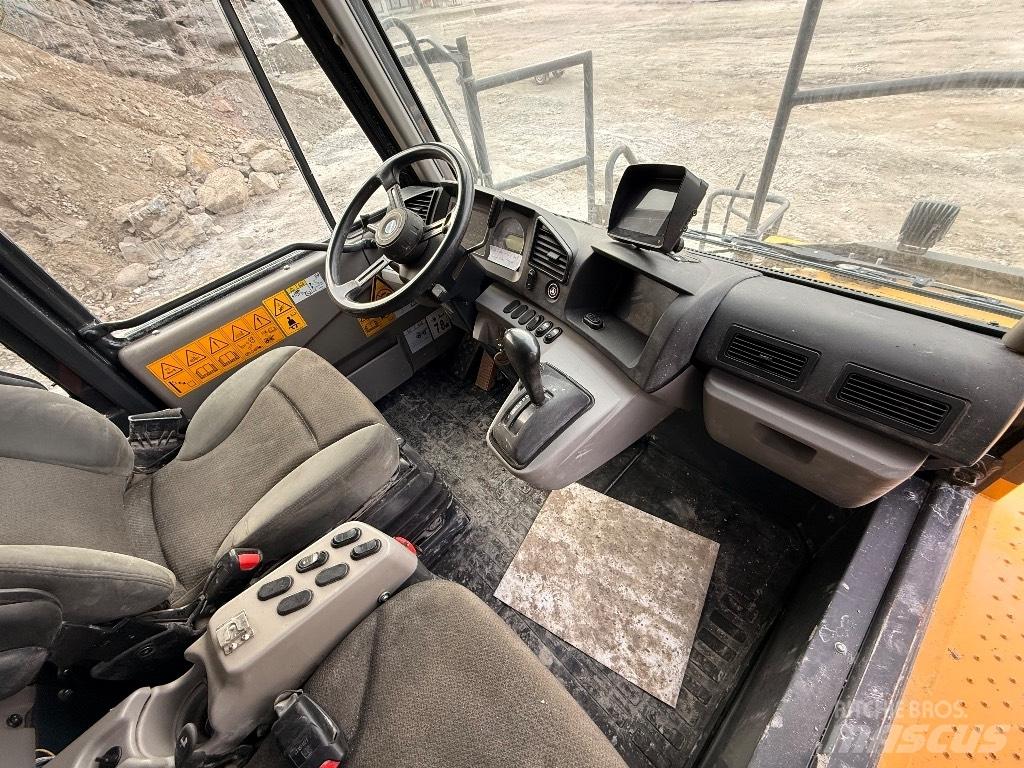 Komatsu HD 405 - 8E0 Кар`єрні самоскиди
