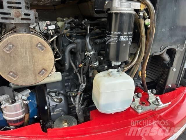 Takeuchi TB 257 FR Міні-екскаватори < 7т