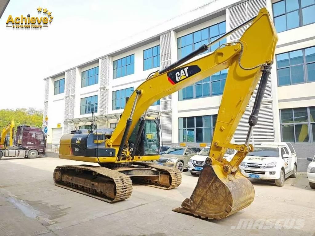 CAT 326D2L Гусеничні екскаватори
