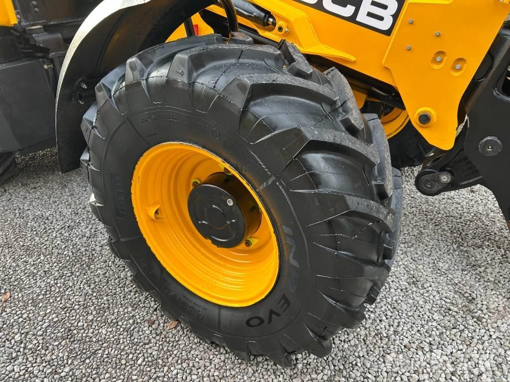 JCB TM320S Телескопічний навантажувач