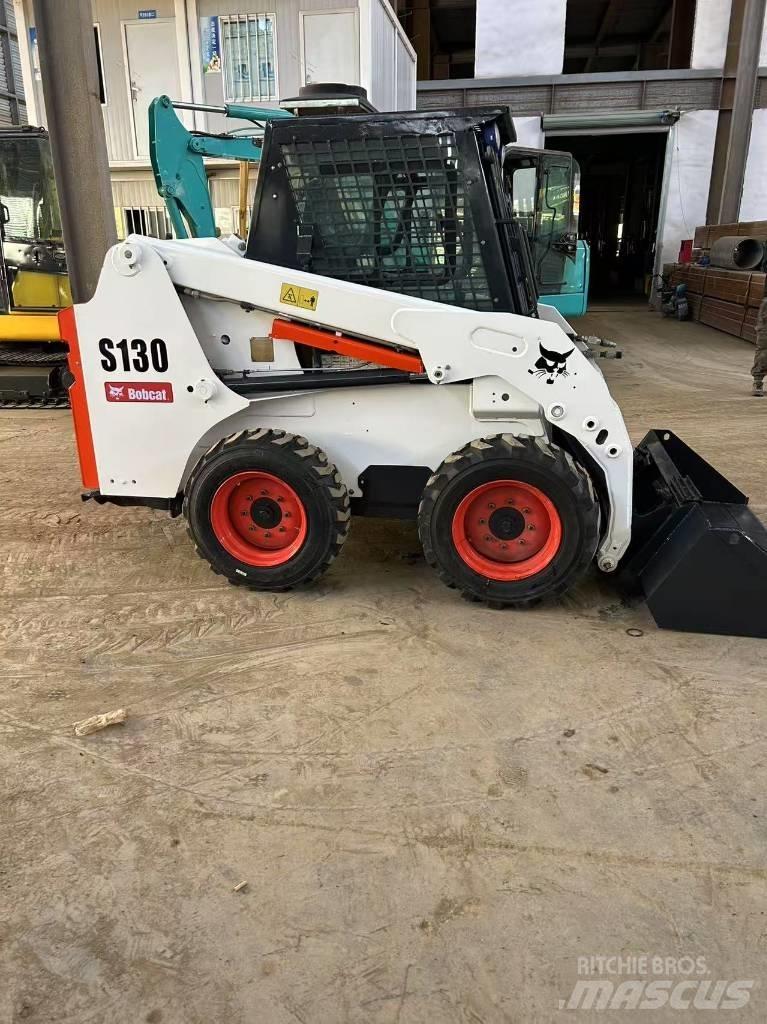 Bobcat S130 Міні-навантажувачі
