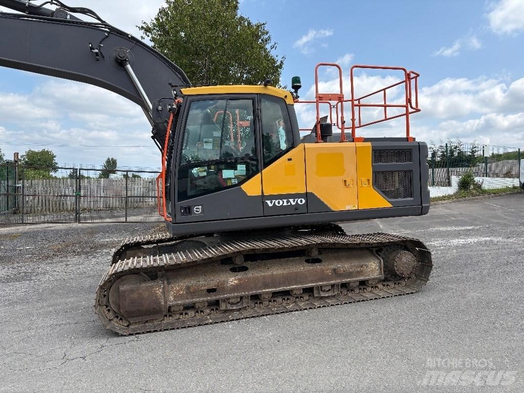 Volvo EC 200 Гусеничні екскаватори