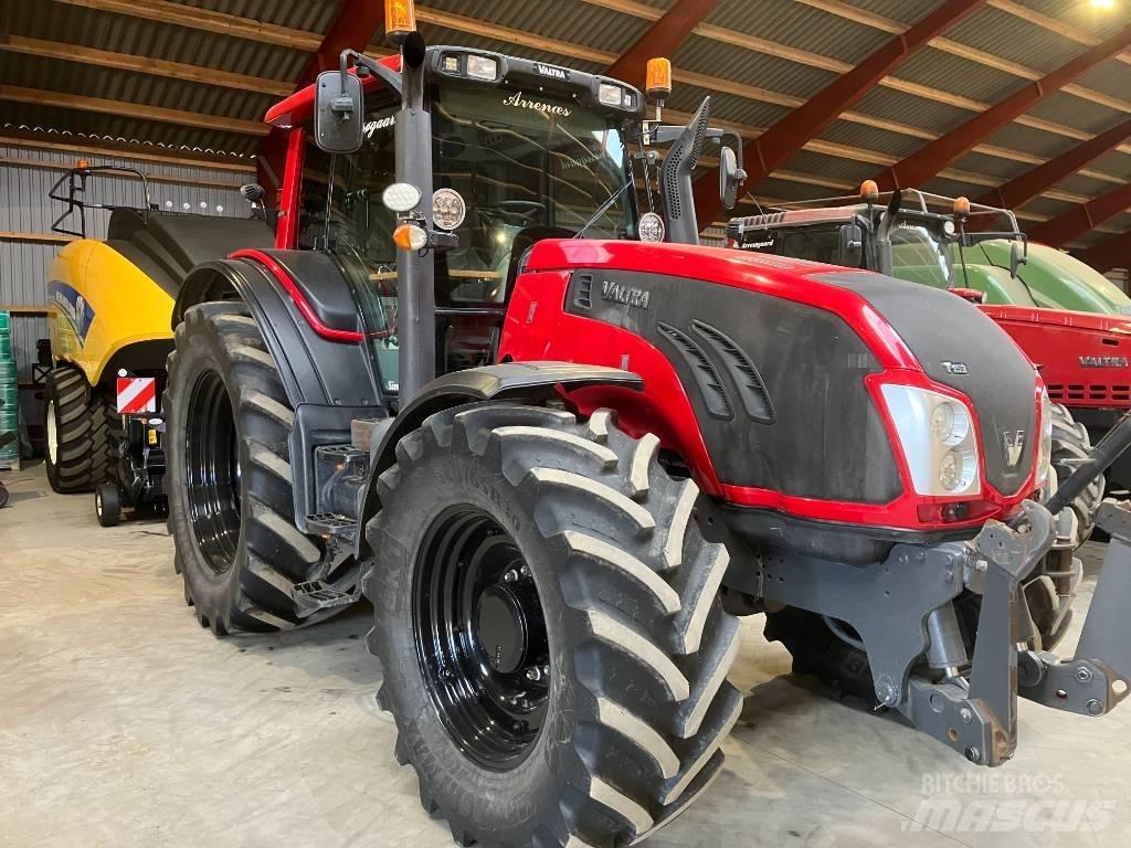 Valtra T 153 HT Трактори