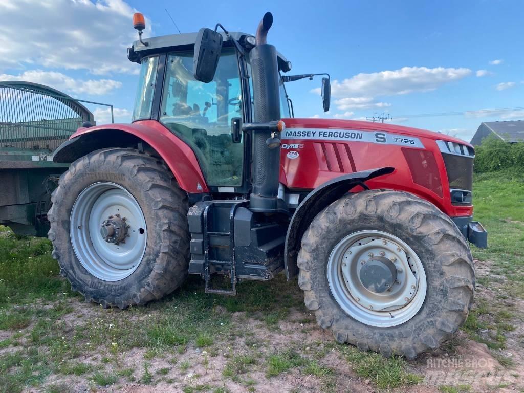 Massey Ferguson 7726 Трактори